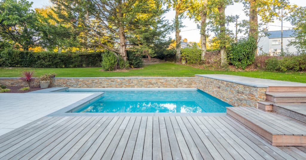 10 Stunning Pool Designs Perfect For Long Island Backyards 5